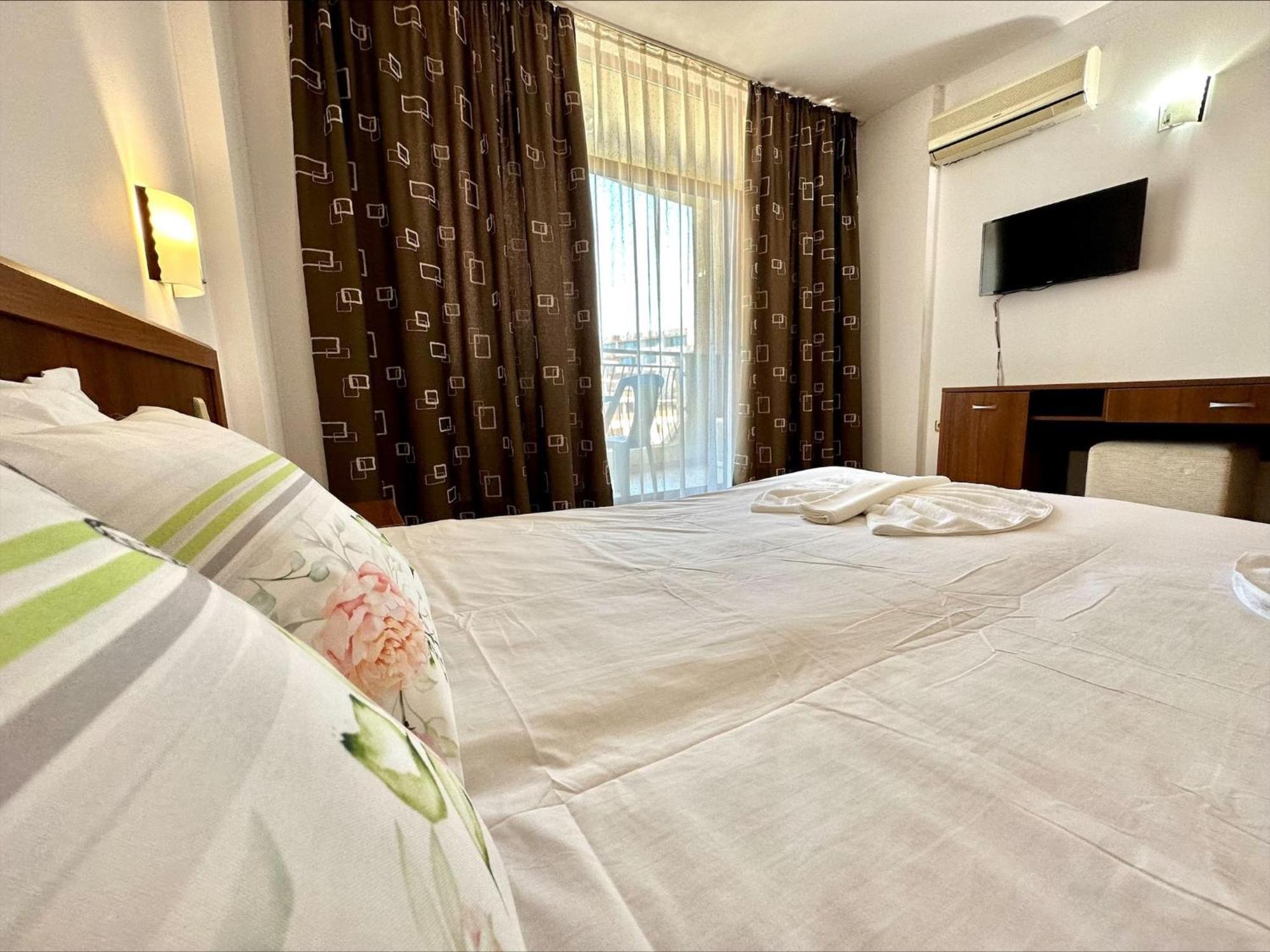 Grenada - Menada Apartments Sunny Beach Room photo
